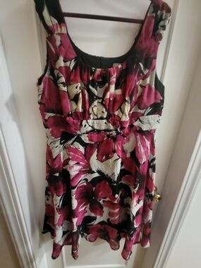 Laura Plus Floral Sleeveless Fit-and-Flare Dress in Magenta, Black & Cream